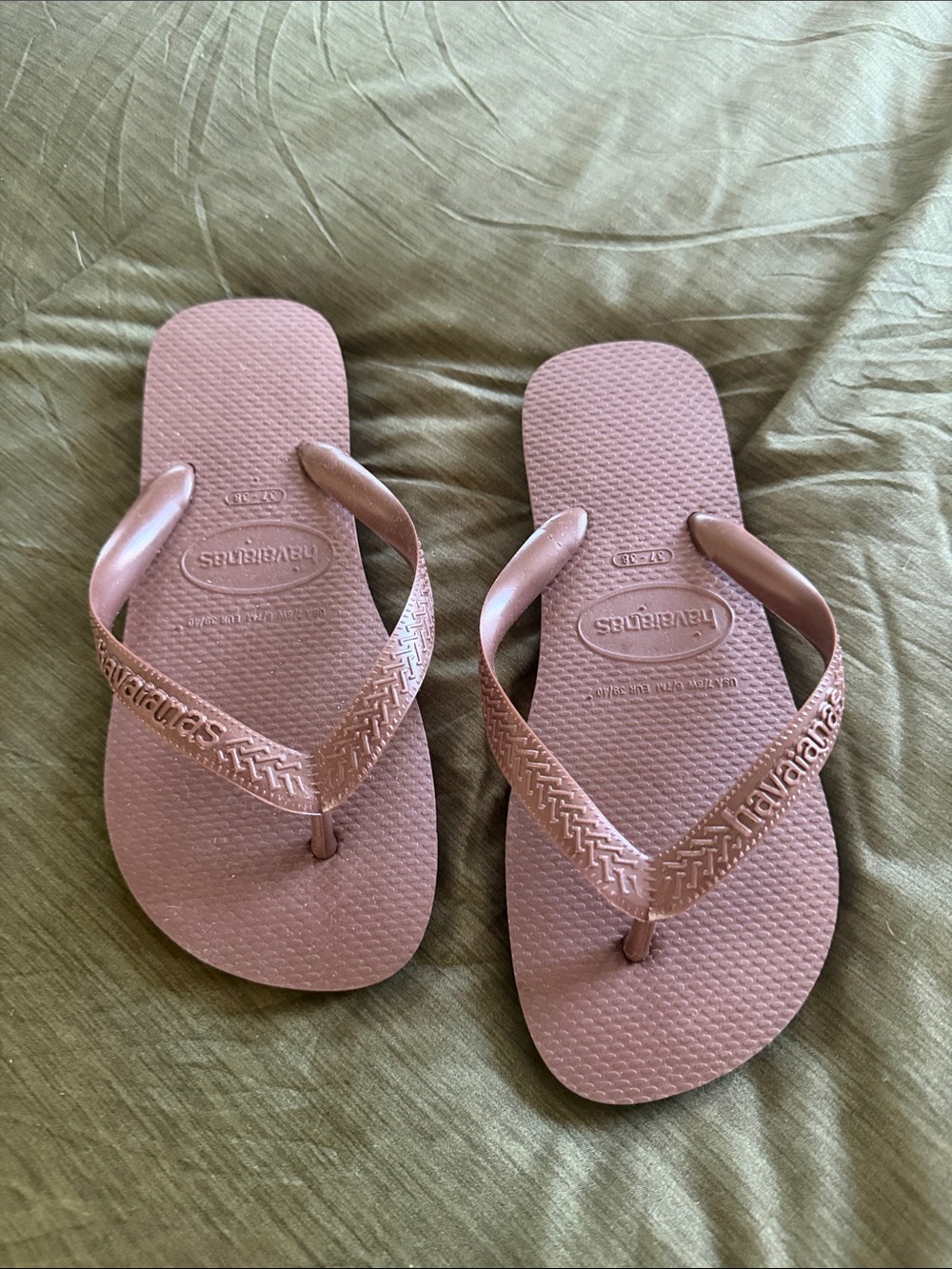Havaianas Women’s brown Flip Flop Sandals new!! Never worn
